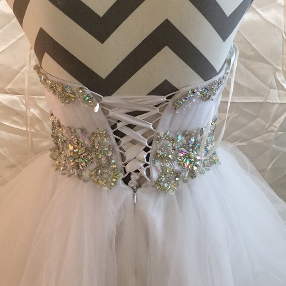 Dress - Picture 3 of 8